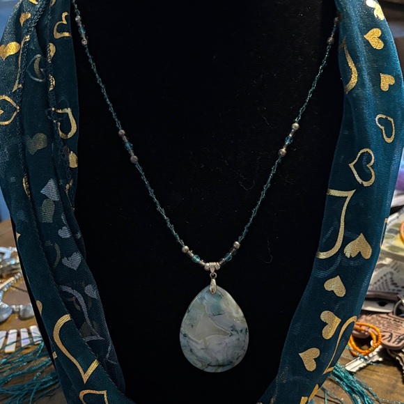 Elegant Teal and Gold Pendant Necklace - Picture 1 of 4